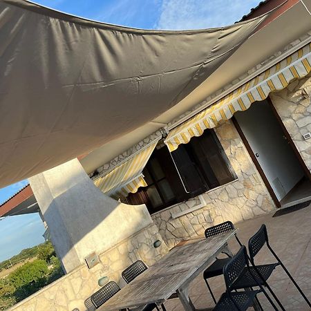 Case Vacanza E Camere In Villa Isabella Con Parcheggio Custodito E Wifi Gioia Del Colle Exterior foto