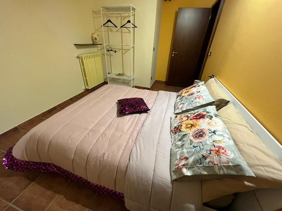 Case Vacanza E Camere In Villa Isabella Con Parcheggio Custodito E Wifi Gioia Del Colle Exterior foto