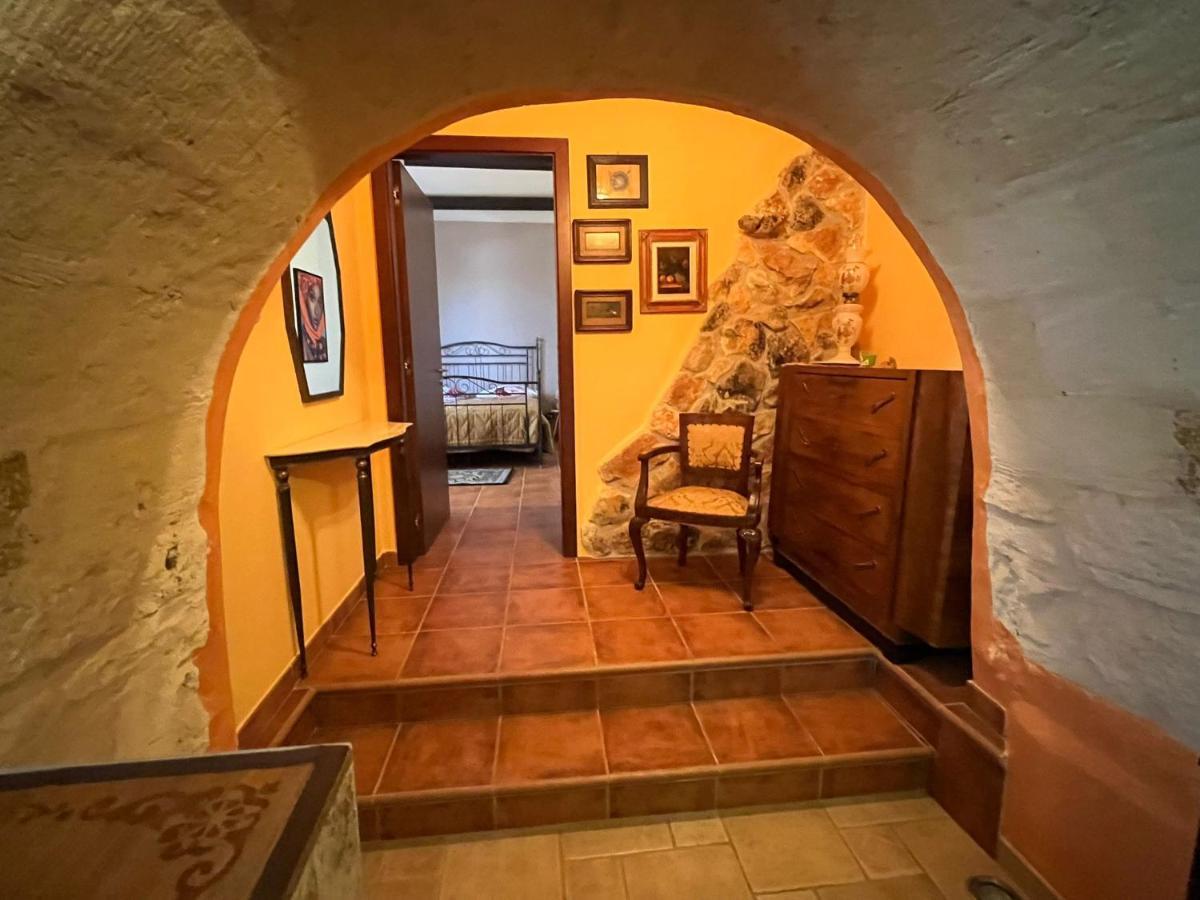 Case Vacanza E Camere In Villa Isabella Con Parcheggio Custodito E Wifi Gioia Del Colle Exterior foto