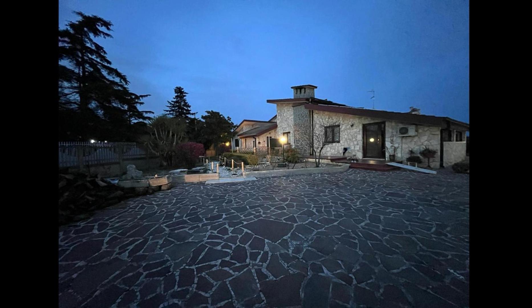 Case Vacanza E Camere In Villa Isabella Con Parcheggio Custodito E Wifi Gioia Del Colle Exterior foto
