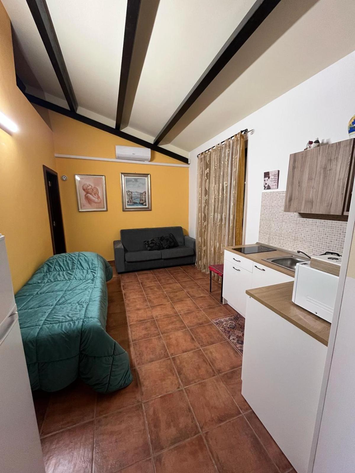 Case Vacanza E Camere In Villa Isabella Con Parcheggio Custodito E Wifi Gioia Del Colle Exterior foto